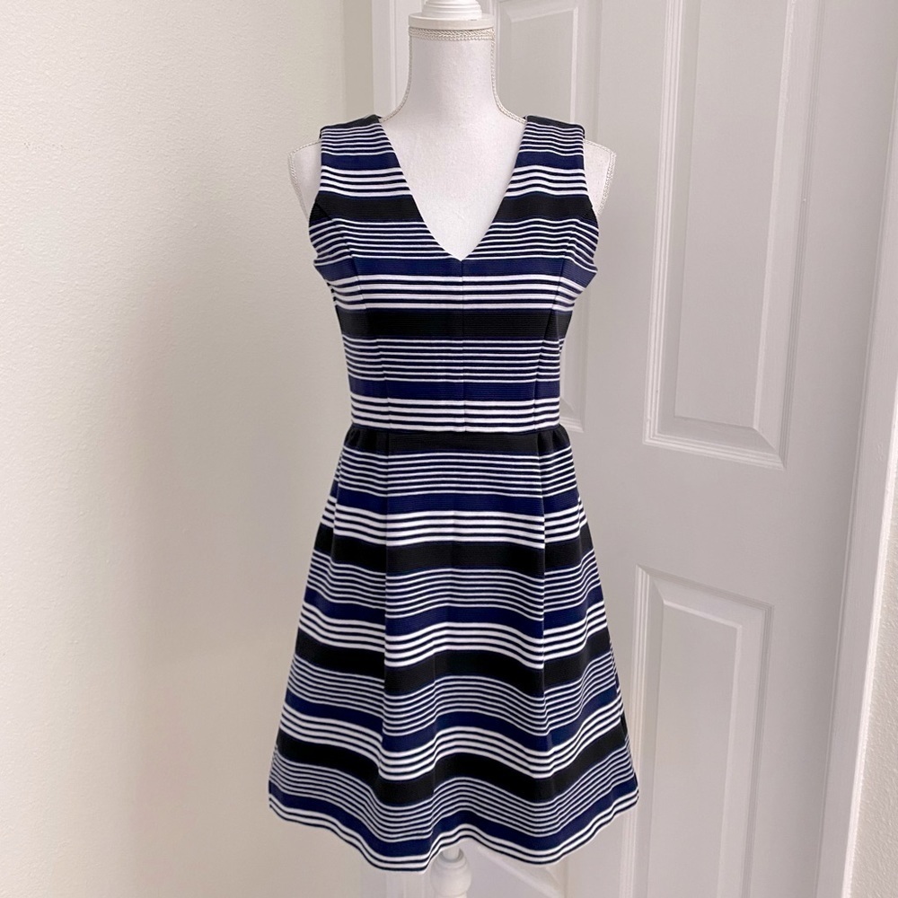 Madewell Gallerist Ponte V-Neck Stripemix Fit and Flare Ribbed Dress Sz Small